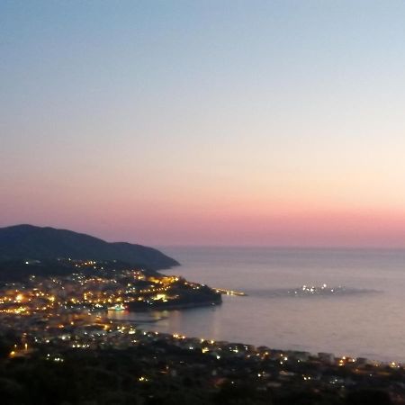 Una Terrazza Sul Mare Agropoli Eksteriør billede